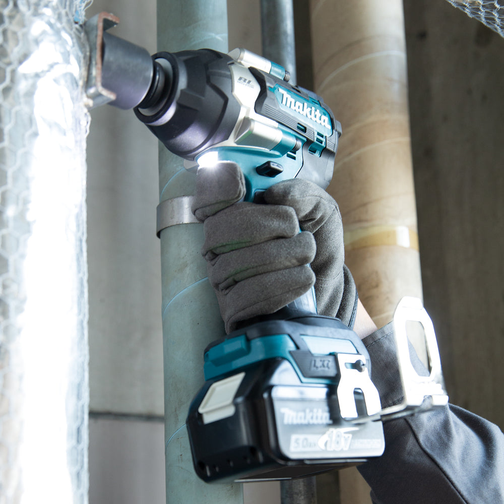 Llave de impacto Makita LXT® | 18V 1/2" 700Nm | DTW700RTJ