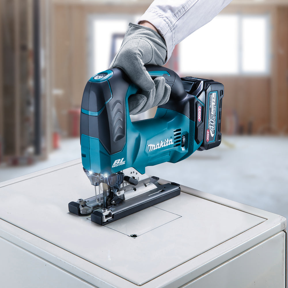 Sierra de calar XGT Makita | 40Vmax 3.500rpm 26 mm | JV002GZ