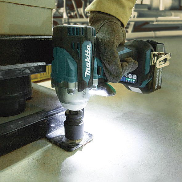 Llave de impacto Makita LXT DTW300RTJ 18V 5.0Ah