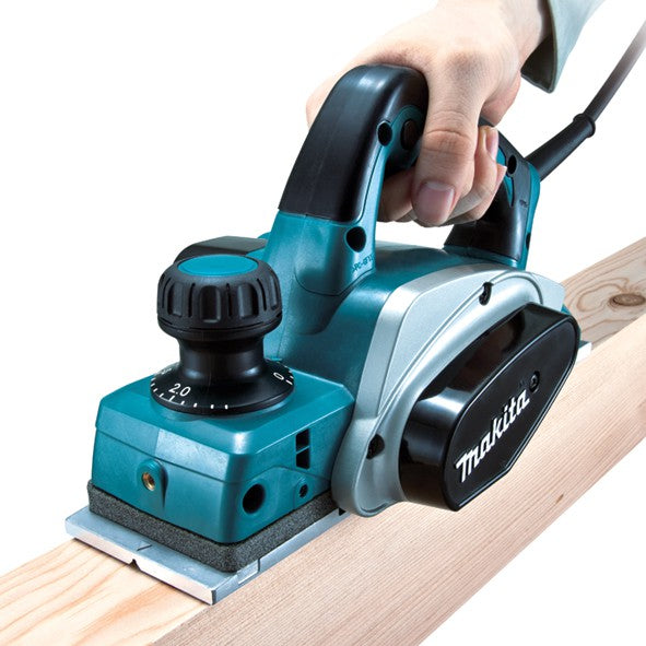 Cepillo Eléctrico Makita KP0800 620W 82mm