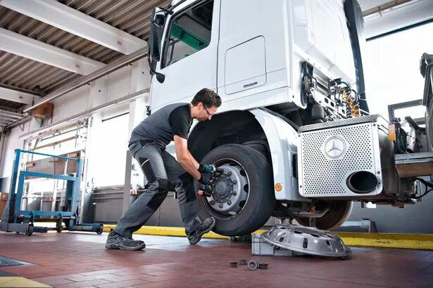 Atornillador de Impacto Bosch GDS 18V-1000 C + Baterías ProCORE 5.5Ah