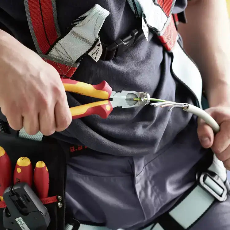 Alicates pelacables y corte 1000V Wiha 170mm