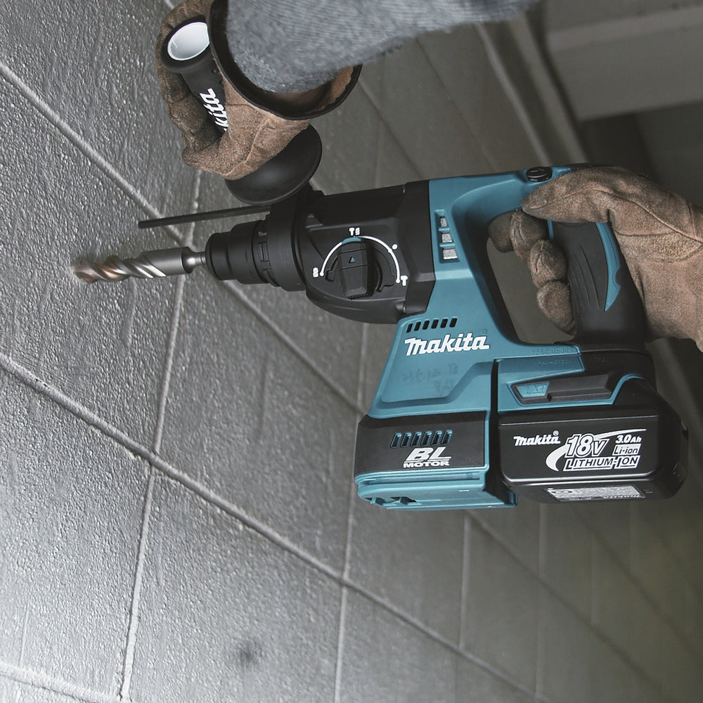 Martillo ligero LXT Makita | 18V SDS–PLUS 24mm 2,0J | DHR242RTJ