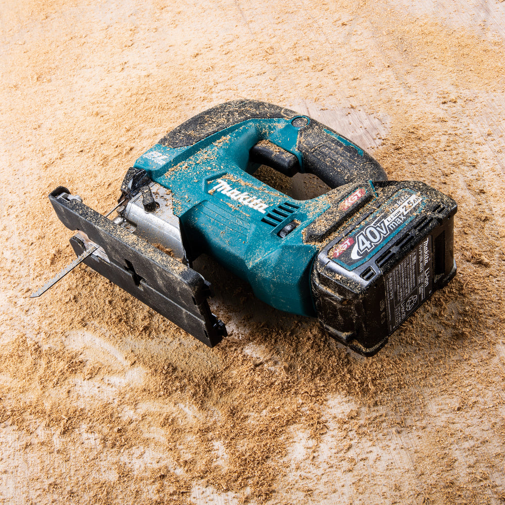 Sierra de calar XGT Makita | 40Vmax 3.500rpm 26 mm | JV002GZ