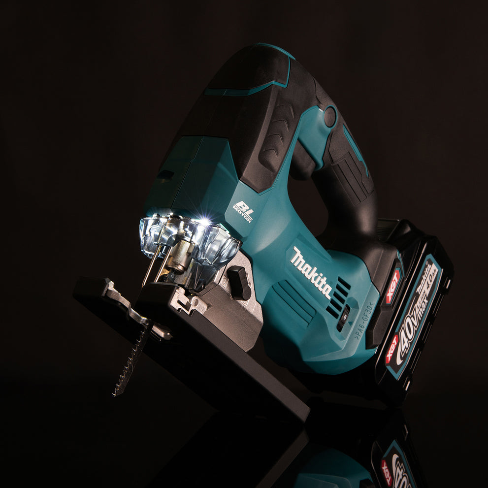 Sierra de calar XGT Makita | 40Vmax 3.500rpm 26 mm | JV002GZ