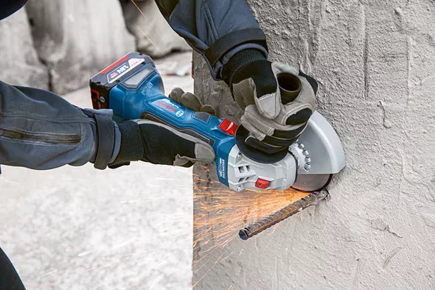 Combo Bosch de Taladro GSB, Atornillador GDX, Miniamoladora GWS, 2 Baterías GBA y Cargador GAL