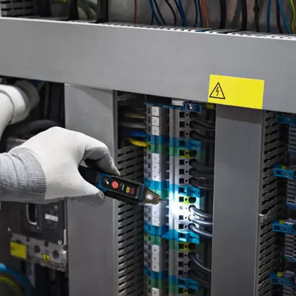 Comprobador de tensión sin contacto Bosch GVD 1000-17
