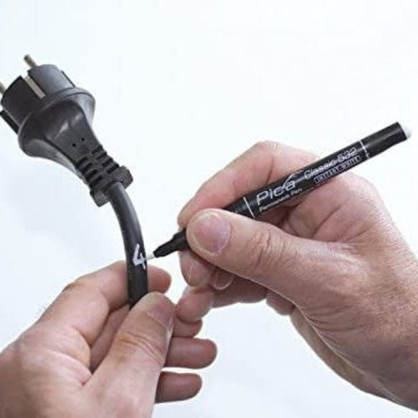 Marcador blanco permanente con punta media PICA Classic 532